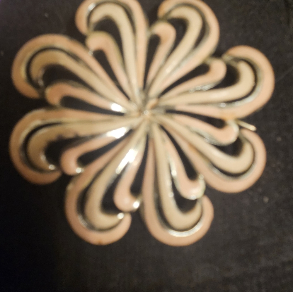 Signed Coro Pin - Picture 5 of 5